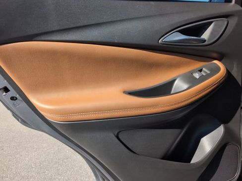 Used 2020 Buick Encore GX Essence image 28