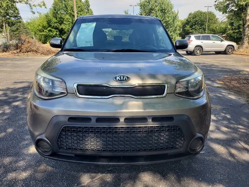 Used 2016 Kia Soul FWD image 2