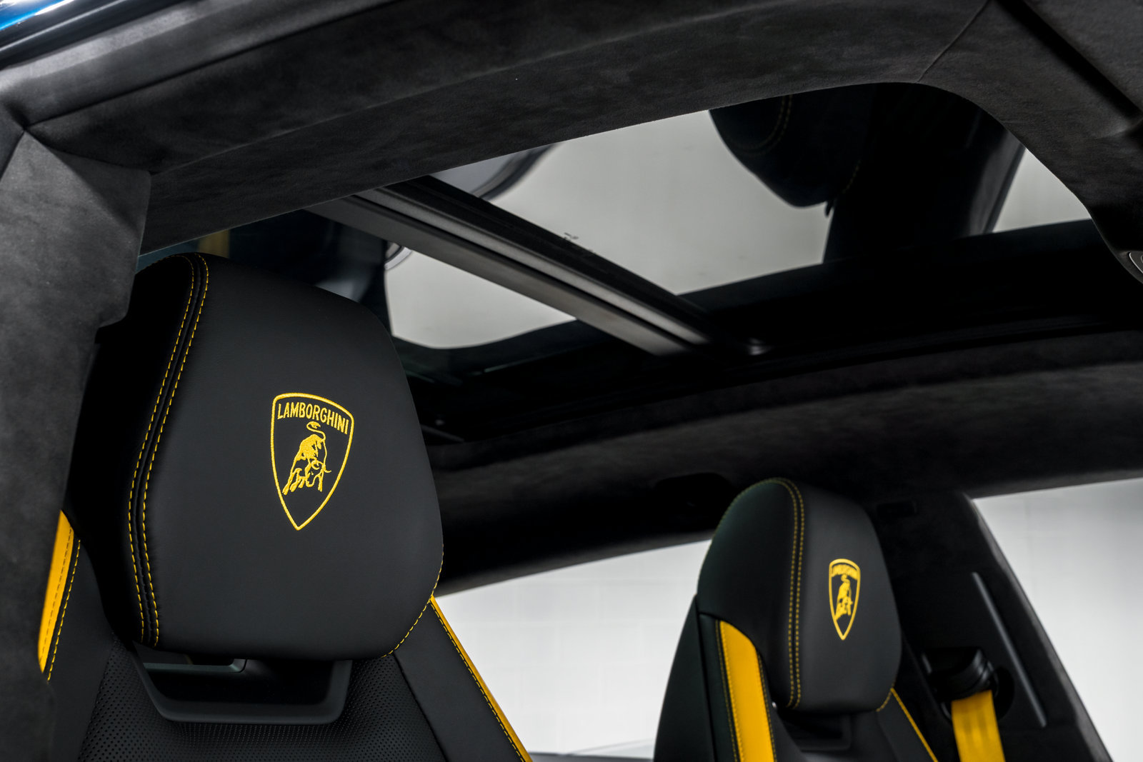Used 2024 Lamborghini Urus S AWD/4WD image 42