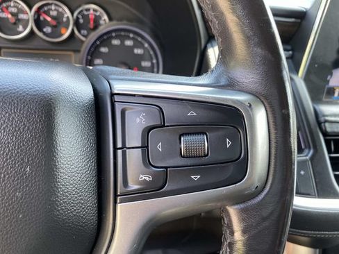 Used 2021 Chevrolet Suburban LT w/ Luxury Package AWD/4WD image 17