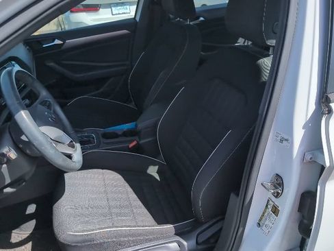 Used 2023 Volkswagen Jetta Sport FWD image 9