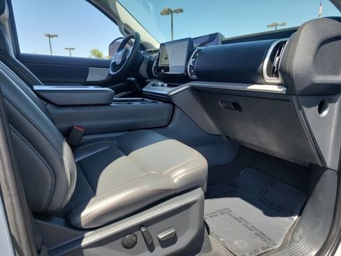 Certified 2025 Ford Expedition Active AWD/4WD image 22