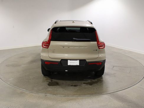 New 2026 Volvo XC40 B5 Ultra w/ Climate Package image 4