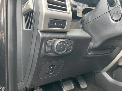 Used 2015 Ford F150 Platinum w/ Max Trailer Tow Package image 36