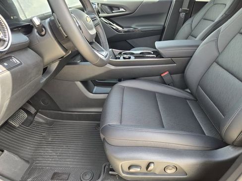 New 2026 Chevrolet Equinox LT FWD image 9