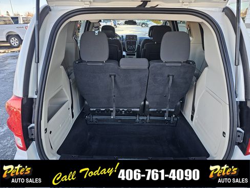 Used 2018 Dodge Grand Caravan SE w/ UConnect Hands-Free Group image 9