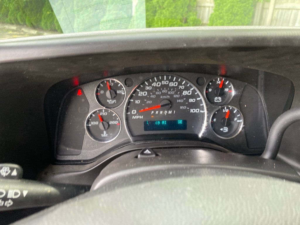 Used 2021 Chevrolet Express 2500 Extended RWD image 12