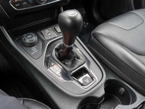 Used 2022 Jeep Cherokee Limited image 33