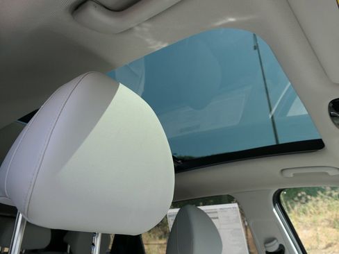 New 2024 Hyundai Tucson Limited image 28