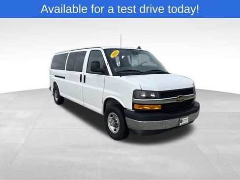 Used 2025 Chevrolet Express 3500 LT w/ LT Preferred Equipment Group RWD image 3