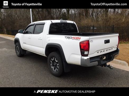 Used 2019 Toyota Tacoma TRD Off-Road image 3
