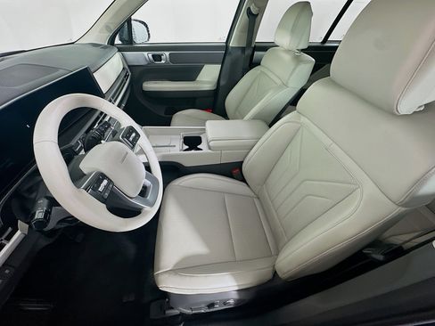 Used 2025 Hyundai Santa Fe SEL FWD image 13