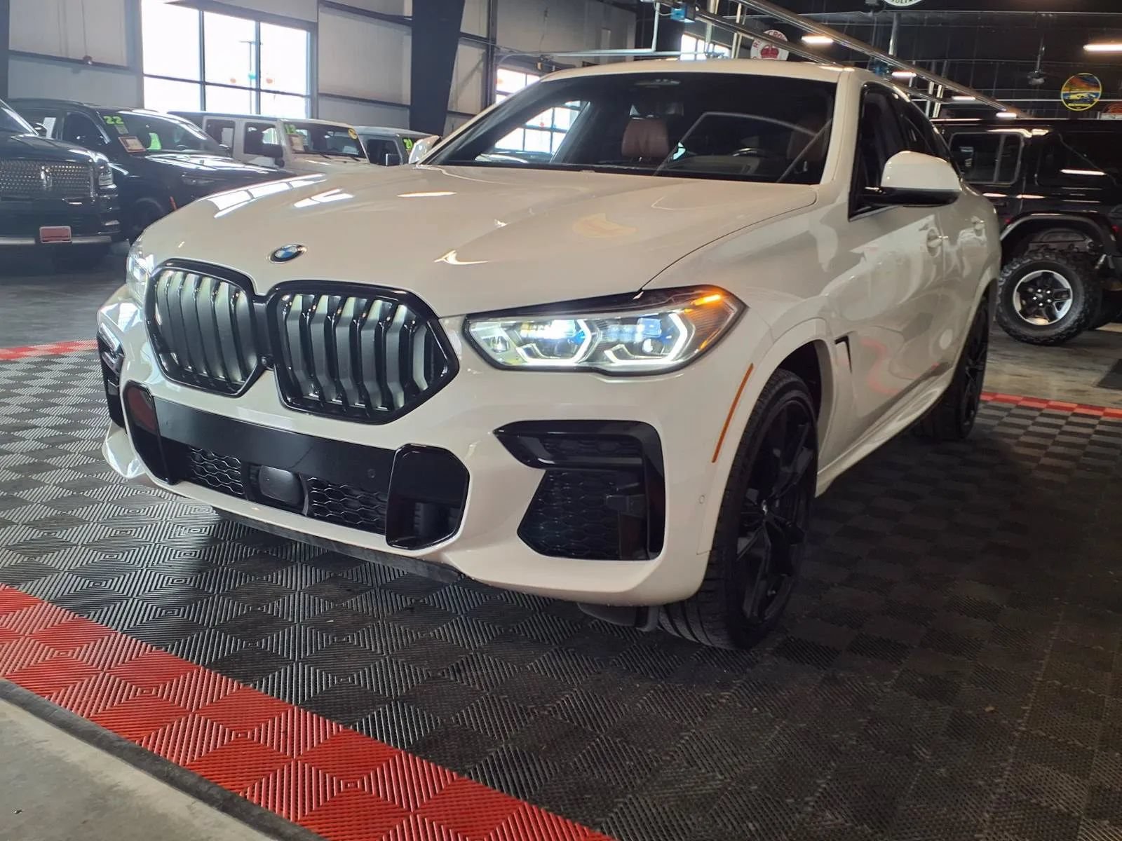 Used 2022 BMW X6 M50i w/ Executive Package AWD/4WD image 4