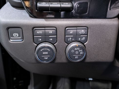 Used 2025 Chevrolet Silverado 3500 LTZ w/ LTZ Plus Package image 37