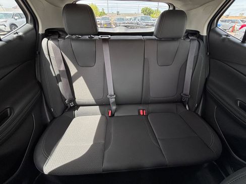 Used 2025 Buick Encore GX Preferred FWD image 37