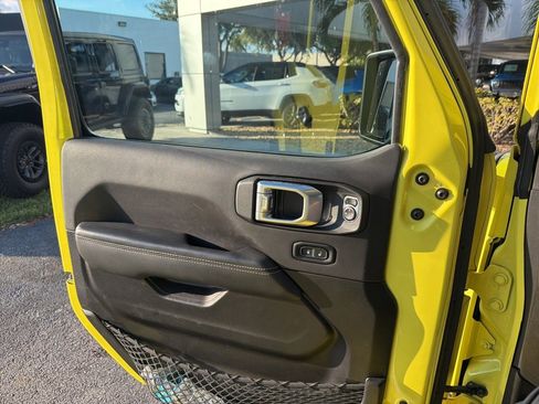 Used 2022 Jeep Wrangler Unlimited Sahara w/ Cold Weather Group image 9