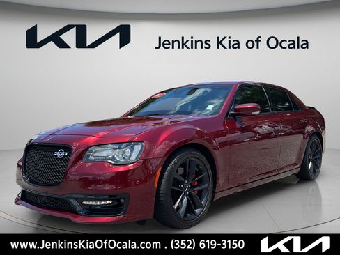 Used 2023 Chrysler 300 C RWD image 7