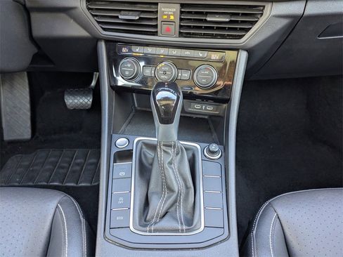 Certified 2024 Volkswagen Jetta SE image 18