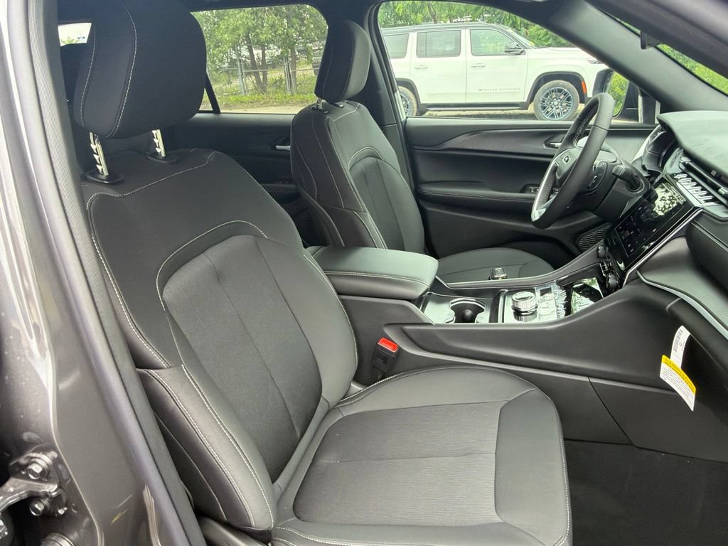 New 2026 Jeep Grand Cherokee Laredo X AWD/4WD image 23