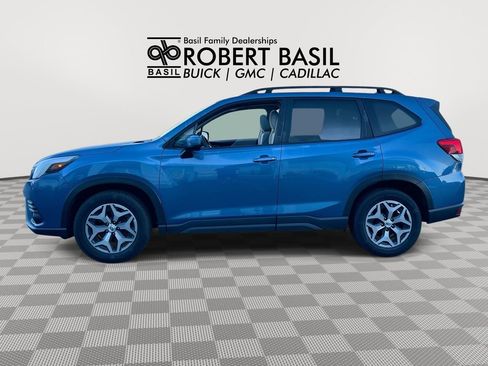 Used 2022 Subaru Forester Premium AWD/4WD image 5