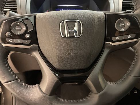 Used 2023 Honda Odyssey Touring image 12