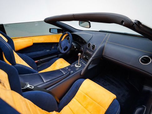 Used 2005 Lamborghini Murcielago Roadster AWD/4WD image 38