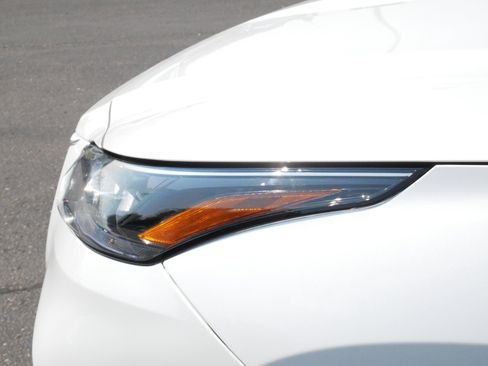 Certified 2026 Toyota Highlander XLE AWD/4WD image 16