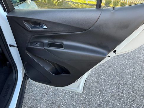 Used 2018 Chevrolet Equinox LT image 42