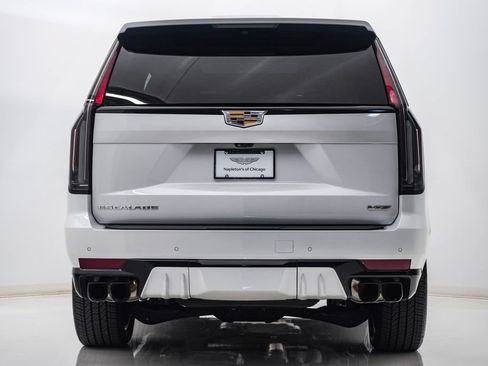 Used 2023 Cadillac Escalade V w/ Heavy-Duty Trailer Package AWD/4WD image 8