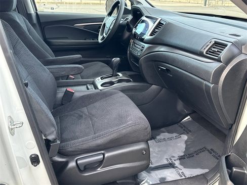 Used 2017 Honda Pilot EX image 9