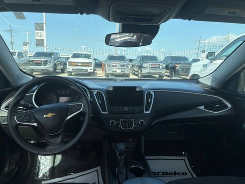 Used 2024 Chevrolet Malibu LT FWD image 9