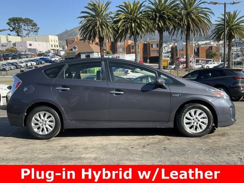 Used 2014 Toyota Prius Prime Base image 3