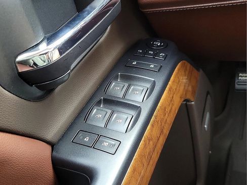 Used 2018 Chevrolet Silverado 1500 High Country image 13