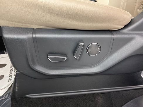 Used 2023 Ford Expedition Limited image 35