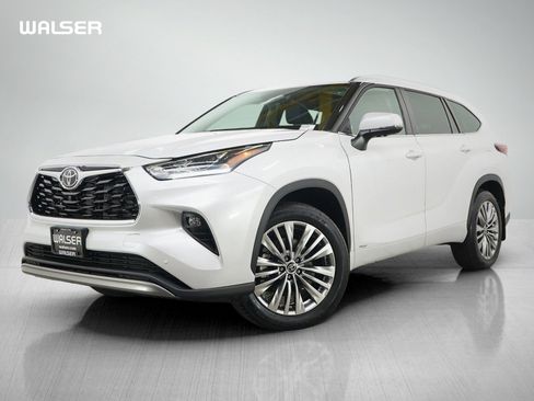 Used 2026 Toyota Highlander Platinum AWD/4WD image 1