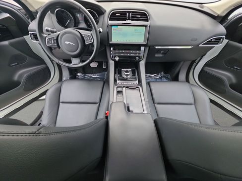 Used 2019 Jaguar F-PACE Premium AWD/4WD image 9