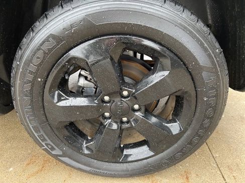 Certified 2019 Jeep Compass Latitude w/ Cold Weather Group image 10