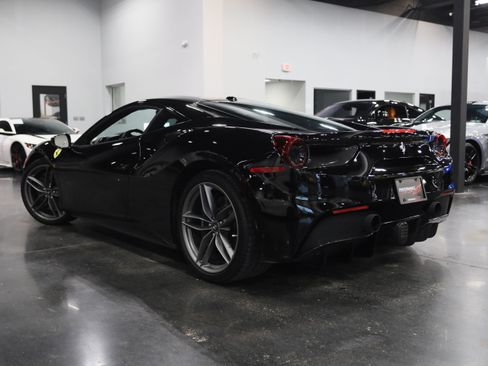 Used 2016 Ferrari 488 GTB RWD image 4