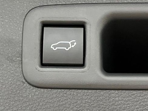 Used 2026 Toyota Highlander XSE AWD/4WD image 14