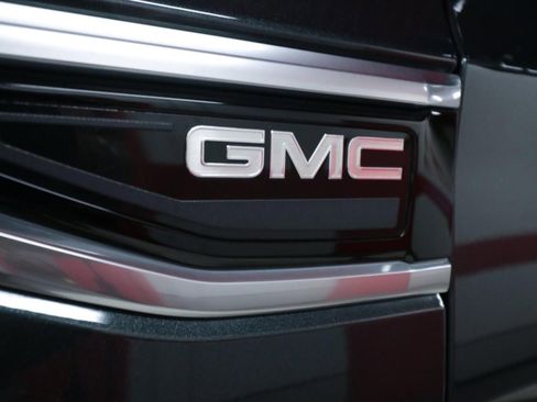 Used 2022 GMC Yukon Denali w/ Denali Premium Package image 40