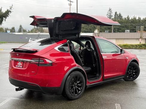 Used 2016 Tesla Model X 90D AWD/4WD image 2