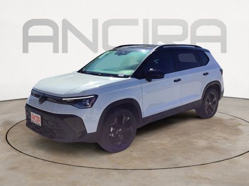New 2026 Volkswagen Taos SE FWD image 4