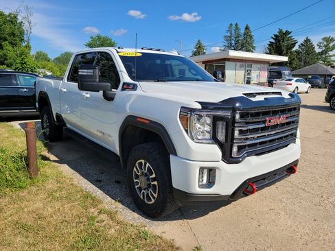 Used 2022 GMC Sierra 2500 AT4 AWD/4WD image 3