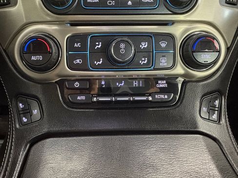 Used 2018 GMC Yukon Denali image 30