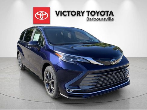 Used 2026 Toyota Sienna Platinum AWD/4WD image 5