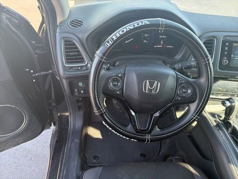 Used 2022 Honda HR-V EX image 13