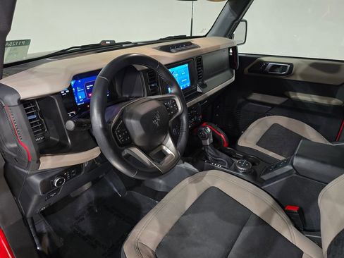 Used 2023 Ford Bronco Wildtrak image 19