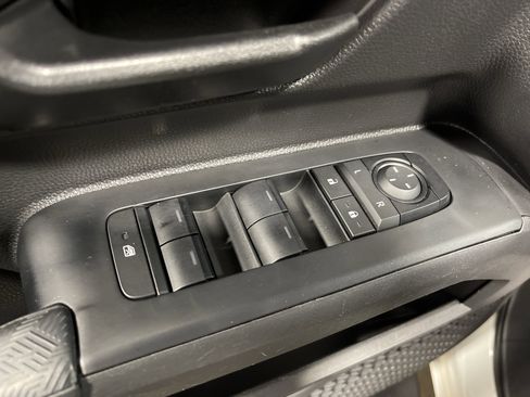 Used 2025 Toyota Tacoma SR image 10