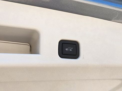 New 2026 GMC Acadia Denali w/ Super Cruise Package FWD image 53