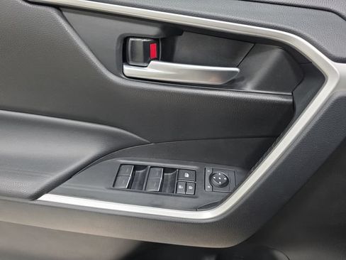 Certified 2025 Toyota RAV4 XLE AWD/4WD image 25